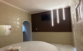 Ellus Motel